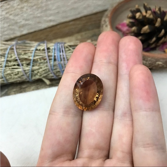 20.90 carat Natural Brown Topaz 19x15mm Oval Cut
Faceted Gemstone, Large stone - Picture 7 of 9